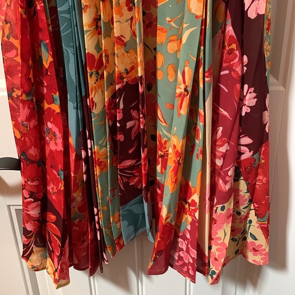 NWT VICI DRESS FORUM Patchwork Pleated Halter Mini Boho Dress S - Picture 5 of 12